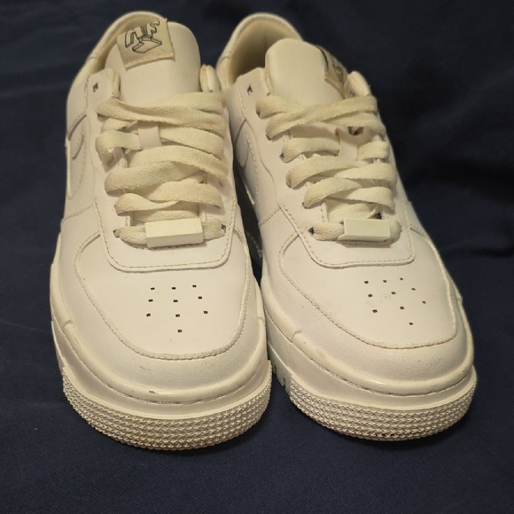 Nike Women's Cream Sneakers - Picture 2 of 13